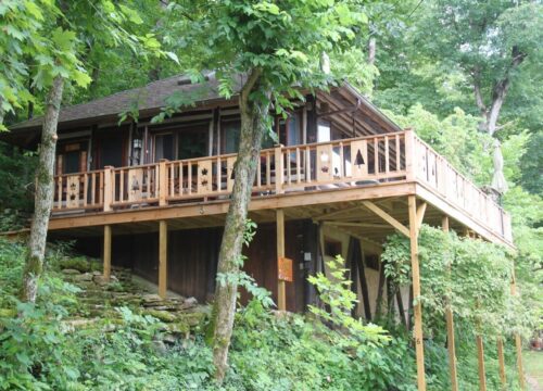 Lakefront historic cabin
