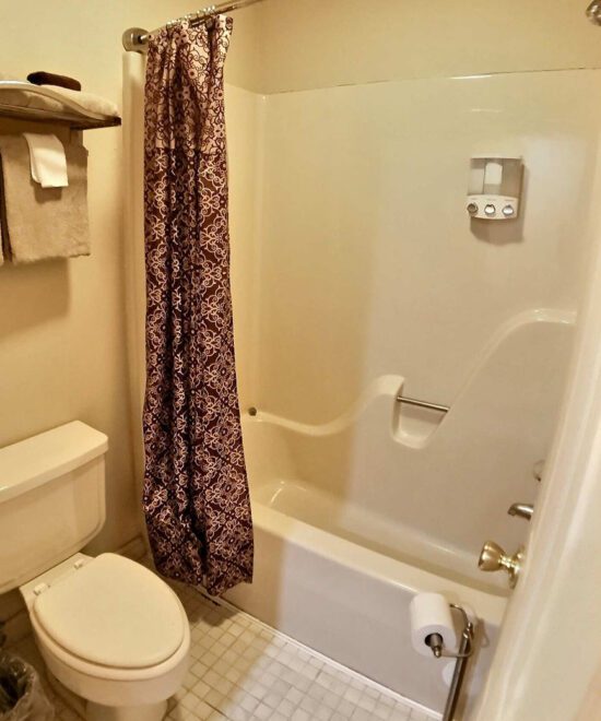 Bella Paradiso 1 Vacation Rental Condo Suite Bathroom