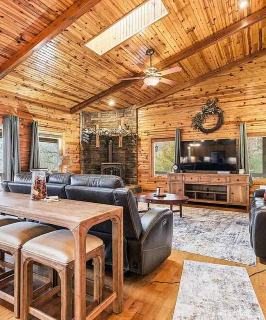 View Point Cabin Vacation Rental Large Living Room & Smart TV