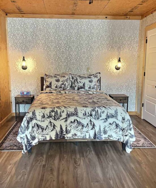 Bunkroom at Hogscald Vacation Rental Queen Bed