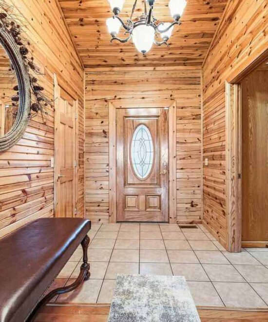 View Point Cabin Vacation Rental Foyer