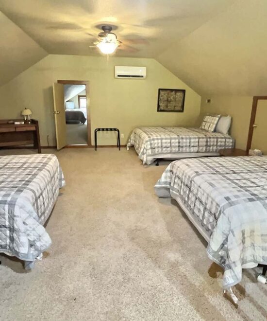 War Eagle Lake House Queen Beds in Upstairs Loft