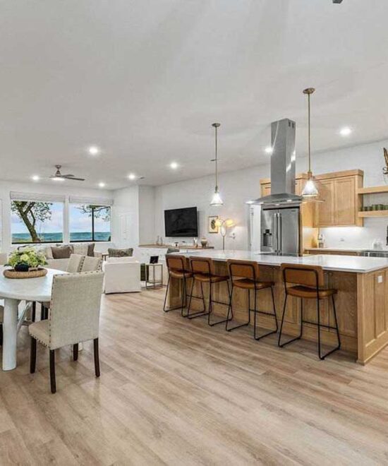 Tree House on Indian Creek Vacation Rental with Modern Open Plan Kitchen, Dining & Living Room