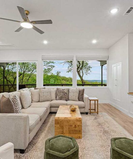 Tree House on Indian Creek Living Room