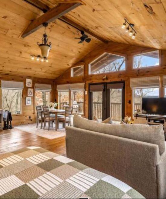 White River Oasis Vacation Rental Open-Plan Living, Dining & Kitchen
